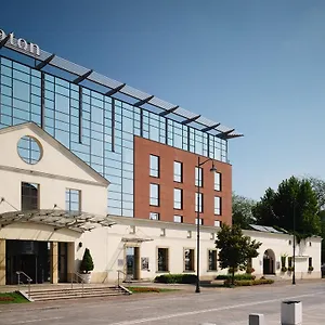 Отель Sheraton Grand